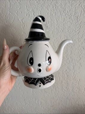 Ceramic Halloween Ghost Teapot in White & Black